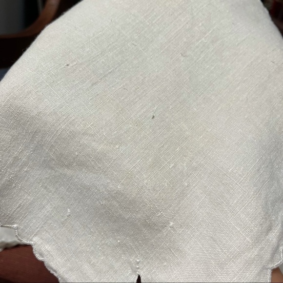 Floral Embroidered Ecru Linen Table Napkins Set of 5 Mid Century Napkins 1950s - Picture 6 of 7